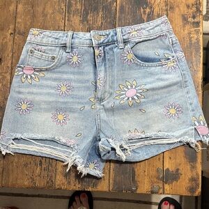 No Boundaries Light Blue Daisy Print Denim Shorts